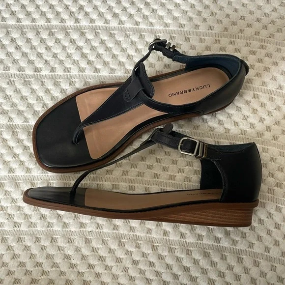 Lucky Brand Black Annamae Leather Wedge Thong Sandals - Picture 1 of 10